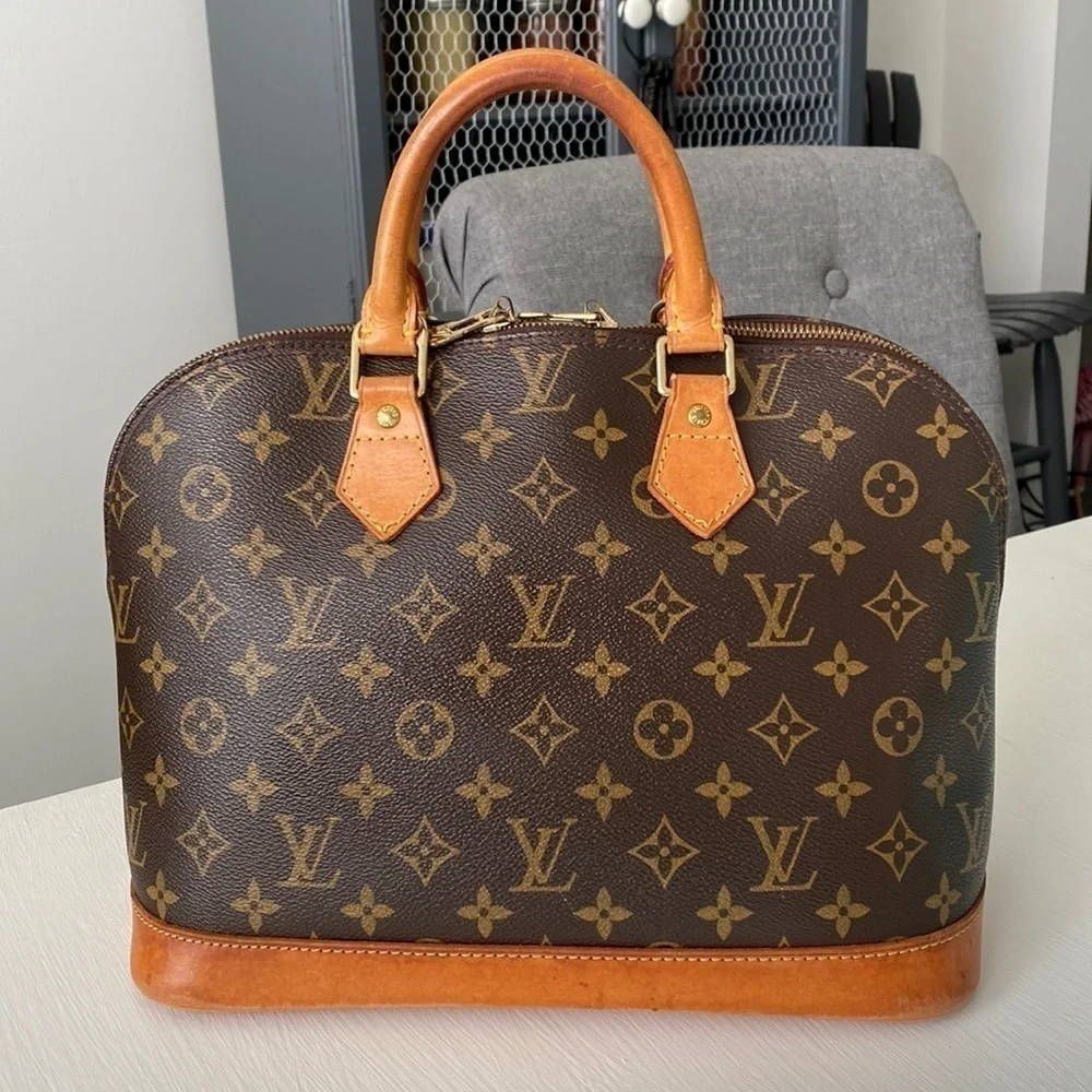 Louis Vuitton Alma Monogram with Gold Chain Beautiful Condition